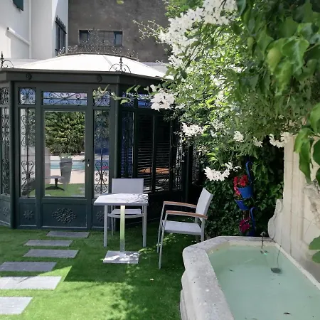 Les Jardins De La Fontaine 4*