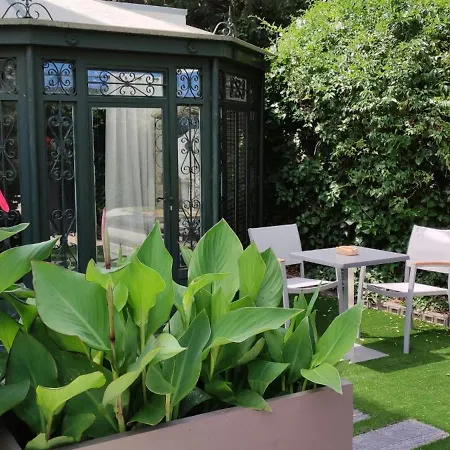 Bed & Breakfast Les Jardins De La Fontaine *