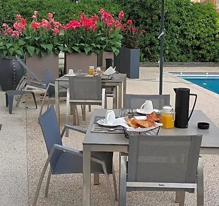 Les Jardins De La Fontaine فندق مبيت وإفطار ليْ