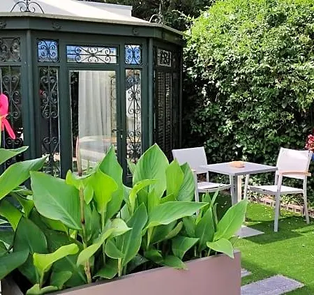 Les Jardins De La Fontaine فندق مبيت وإفطار