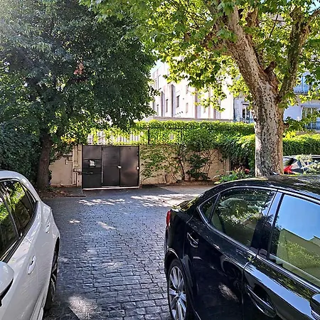 Les Jardins De La Fontaine فندق مبيت وإفطار ليْ